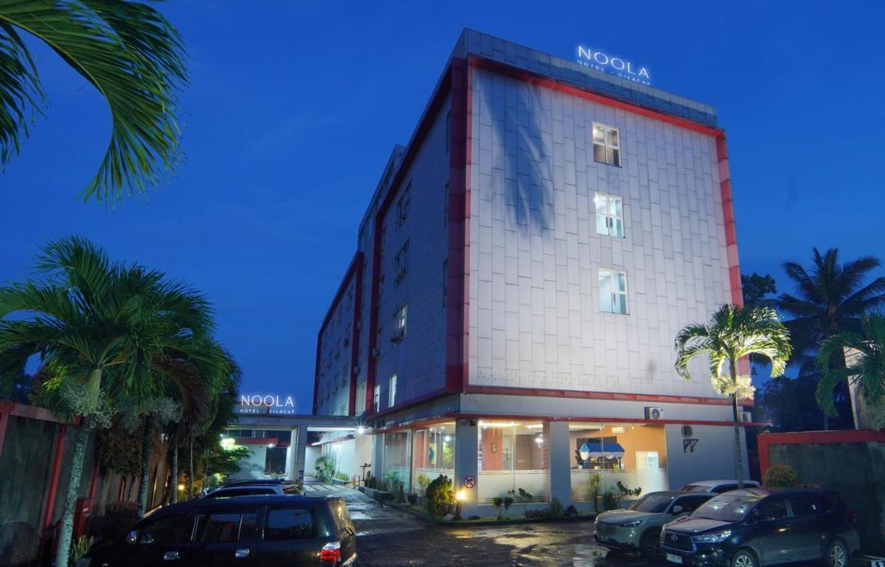 Noola Hotel Cilacap Exterior foto
