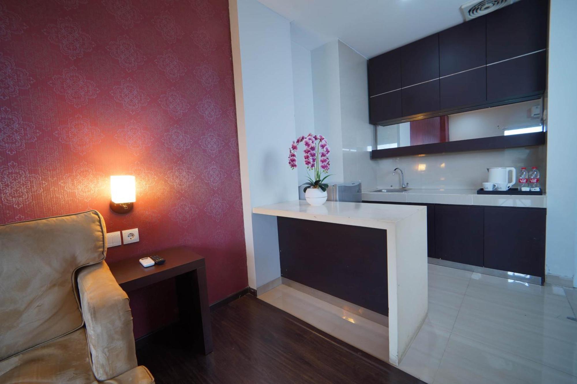 Noola Hotel Cilacap Exterior foto
